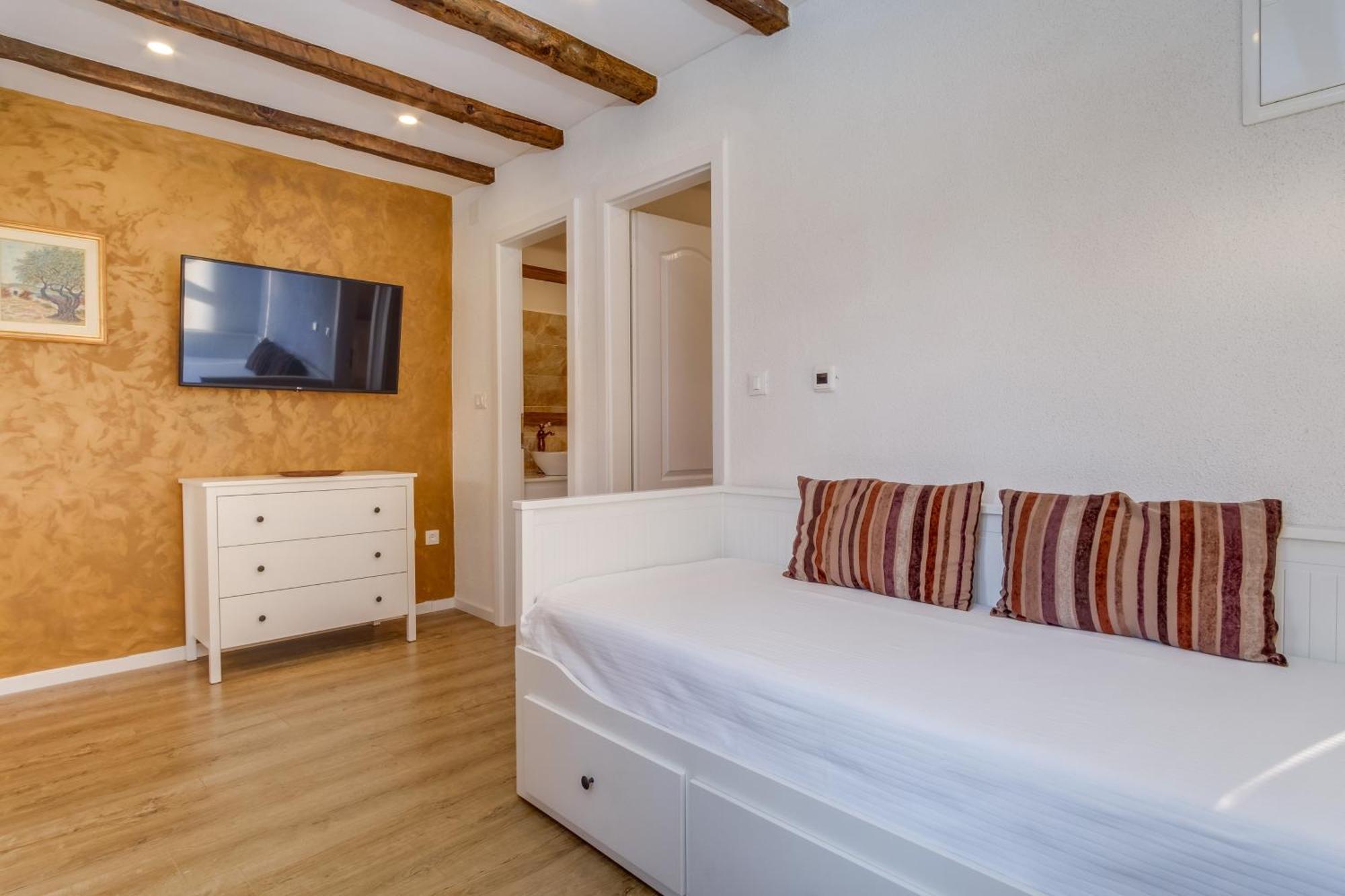 Casa Rustica Leilighet Mali Lošinj Eksteriør bilde