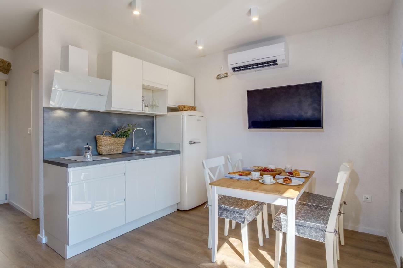 Casa Rustica Leilighet Mali Lošinj Eksteriør bilde