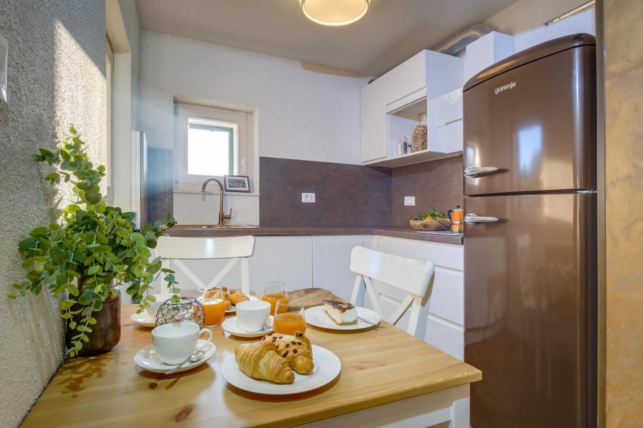 Casa Rustica Leilighet Mali Lošinj Eksteriør bilde